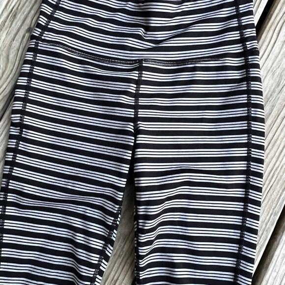 ATHLETA leggings size S, black gray striped - Picture 2 of 5